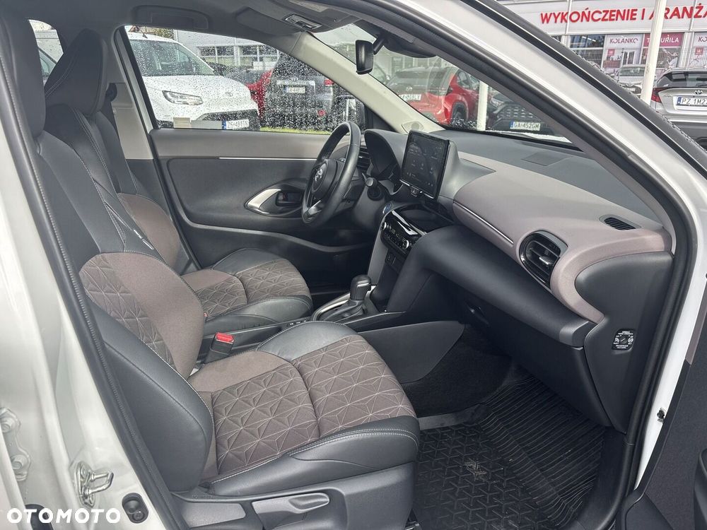 Toyota Yaris Cross - 19