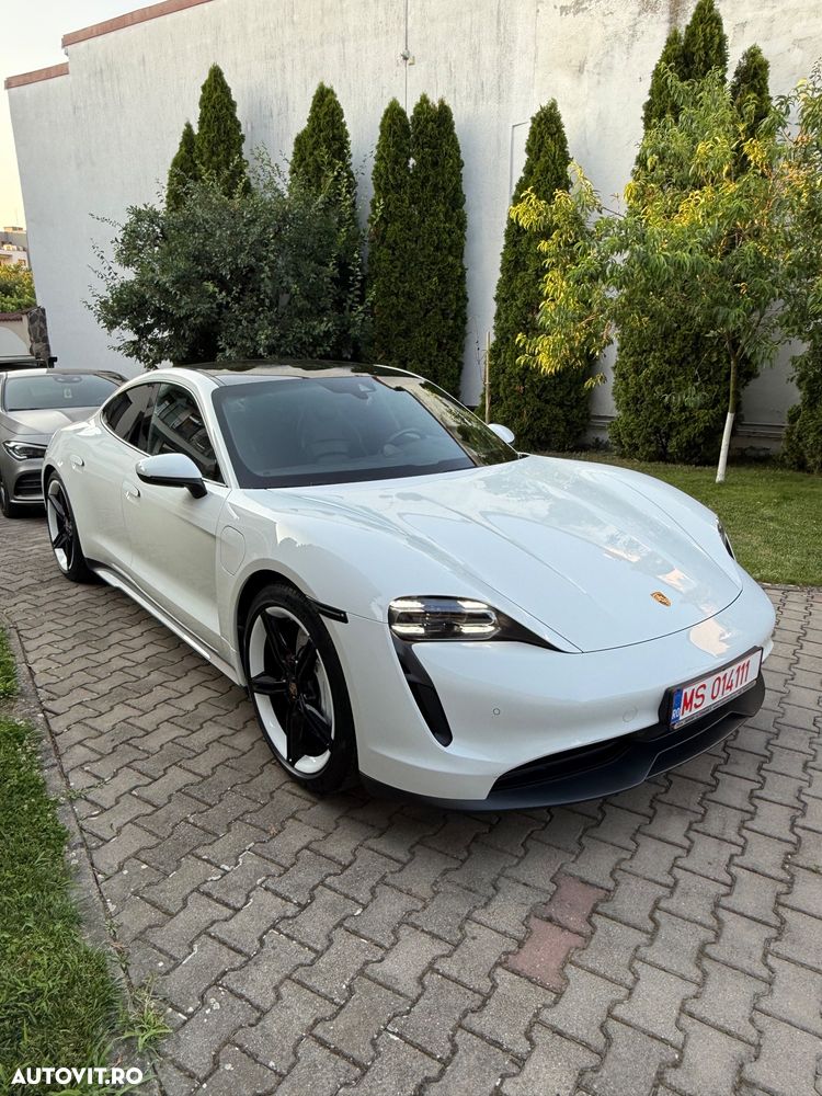 Porsche Taycan - 6