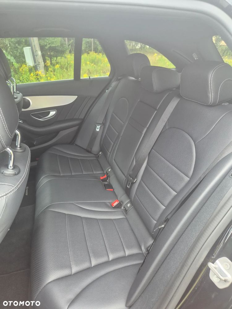 Mercedes-Benz Klasa C 200 4-Matic 9G-TRONIC - 16