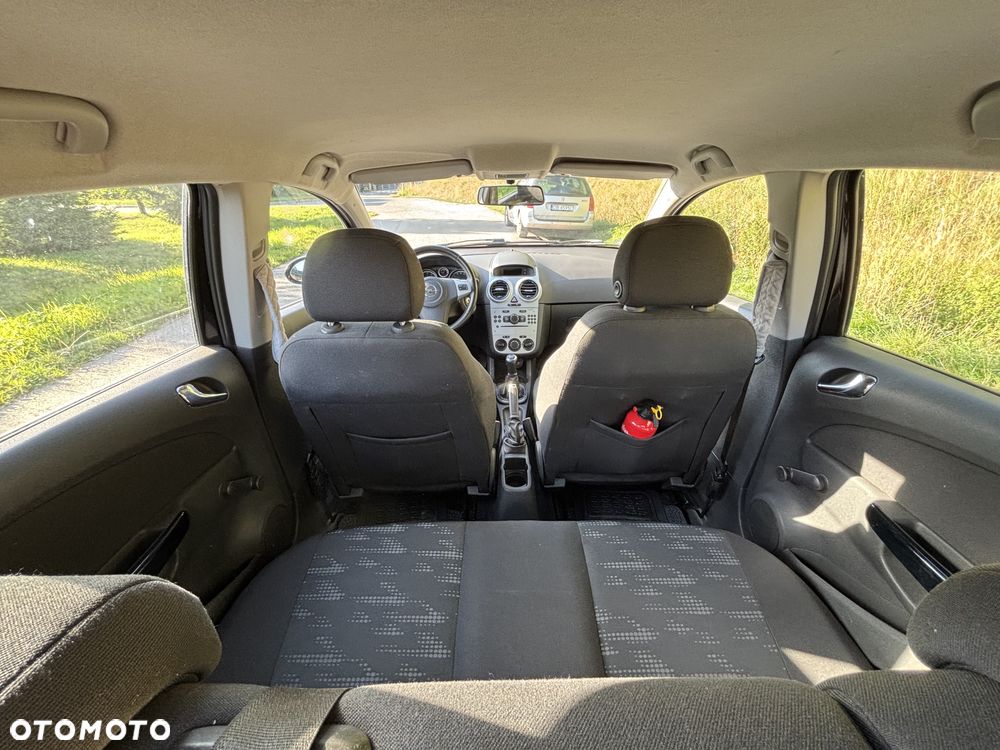 Opel Corsa 1.2 16V Essentia - 11
