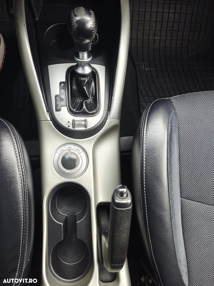 Mitsubishi Outlander - 9