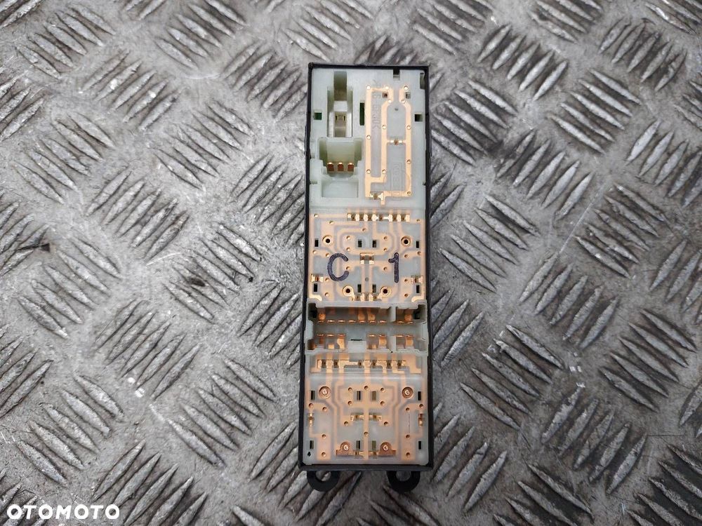 PANEL STEROWANIA SZYB PRZEŁĄCZNIK LEWY PRZÓD NISSAN MURANO Z50 - 2