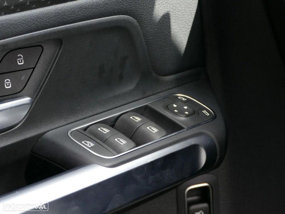 Mercedes-Benz EQB 300 4Matic Progressive - 35