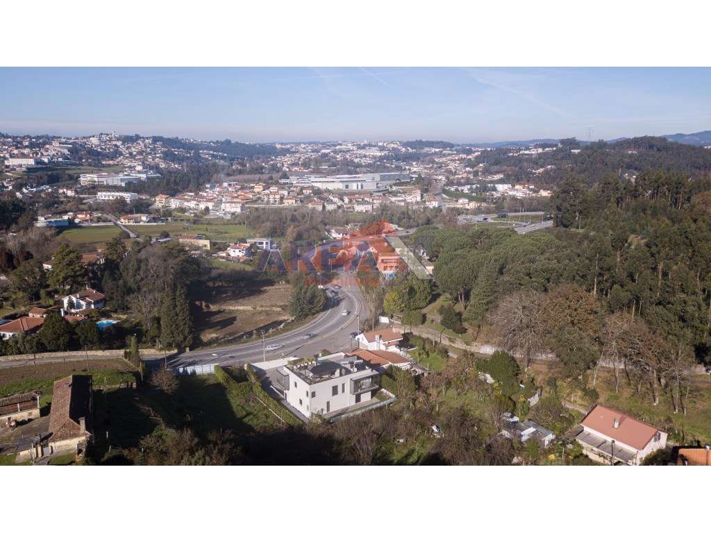 Exclusivo e diferenciador! T3 no rés do chão, com garagem fechada e... - Grande imagem: 5/60