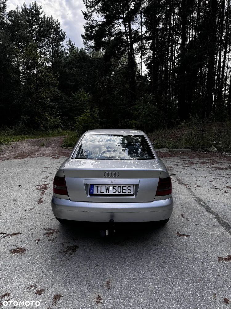 Audi A4 Limousine 1.8 - 6