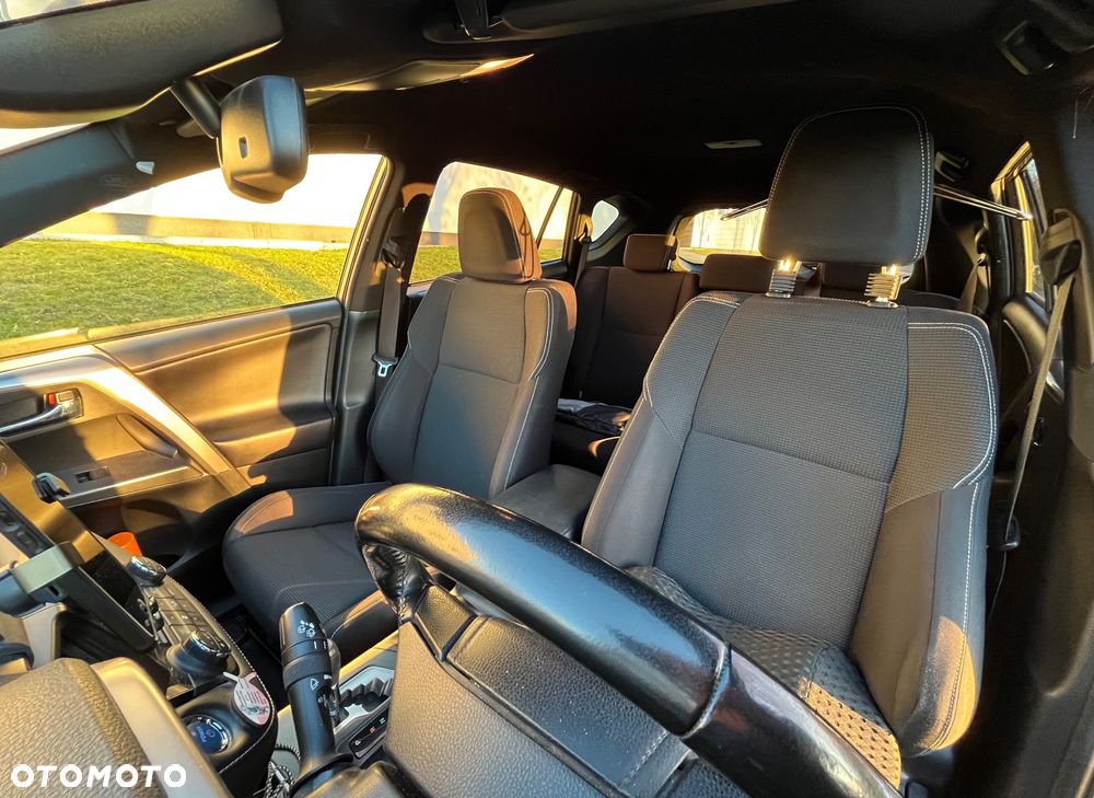 Toyota RAV4 - 16