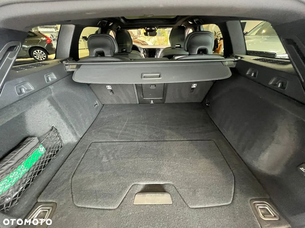 Volvo V60 B4 B Ultimate Dark - 38
