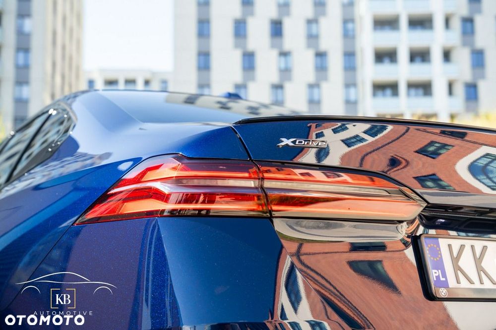 BMW Seria 5 550e xDrive - 33