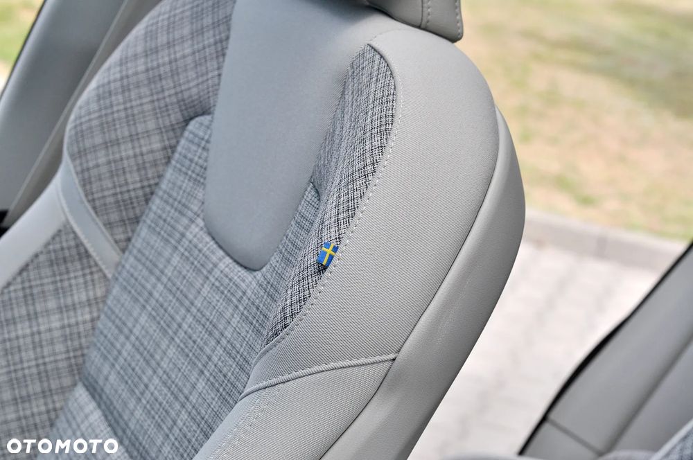 Volvo XC 60 T6 Plug-In Hybrid AWD Core - 28