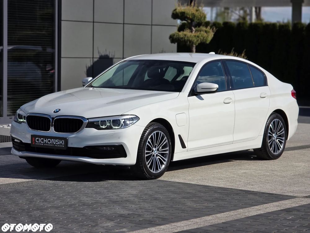 BMW Seria 5 530e iPerformance xDrive Sport Line sport - 37