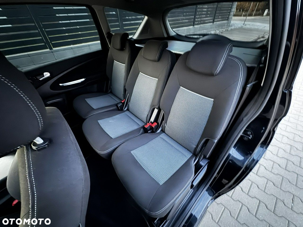 Ford S-Max - 19