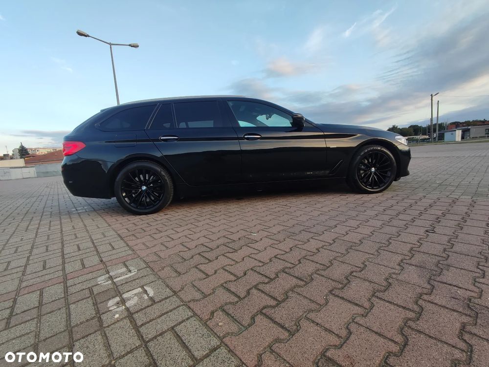 BMW Seria 5 530d xDrive Touring Luxury Line - 12