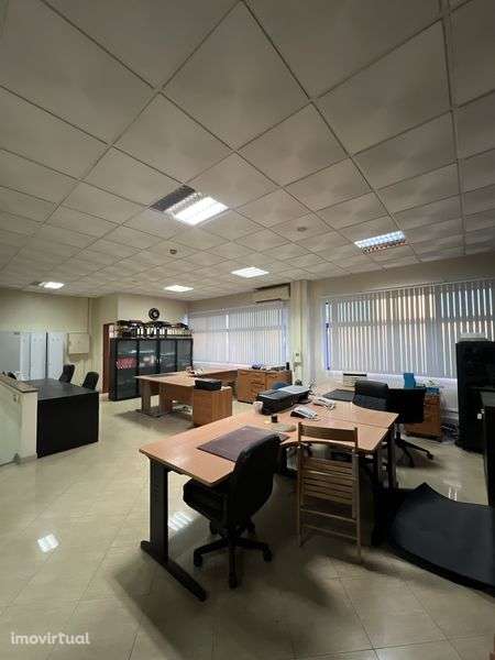 Escritório para arrendamento - Grande imagem: 3/7