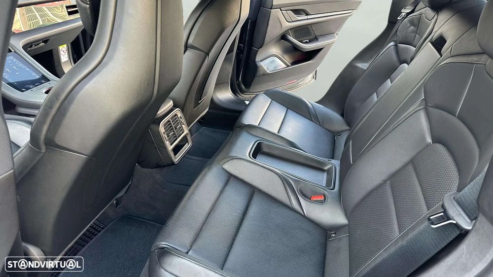 Porsche Taycan 4S - 17