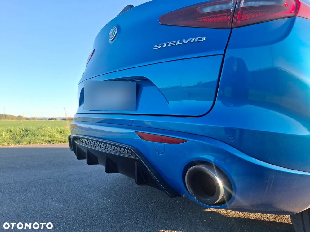 Alfa Romeo Stelvio 2.0 Turbo 16V AT8-Q4 Executive - 3