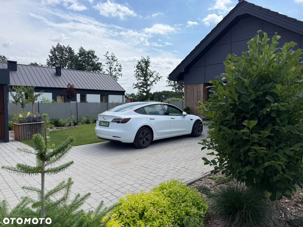 Tesla Model 3 Standard Range Plus - 2