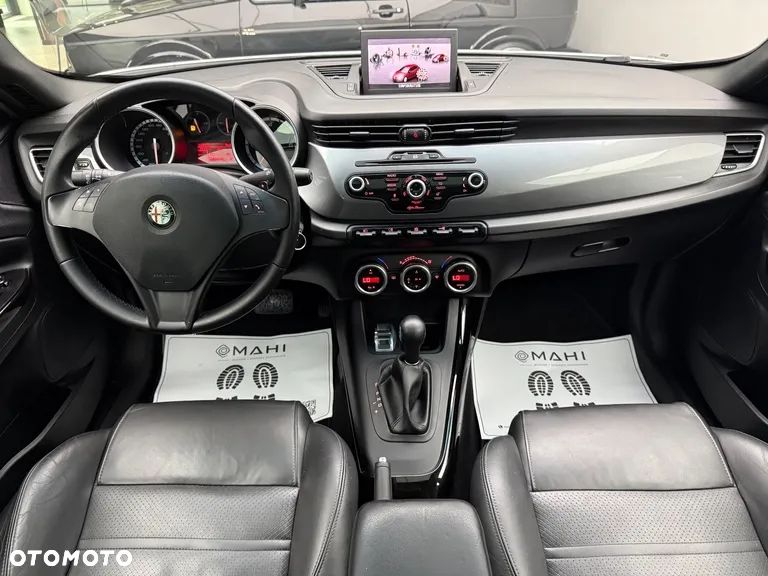 Alfa Romeo Giulietta 2.0 JTDM 20V TCT Speciale - 20