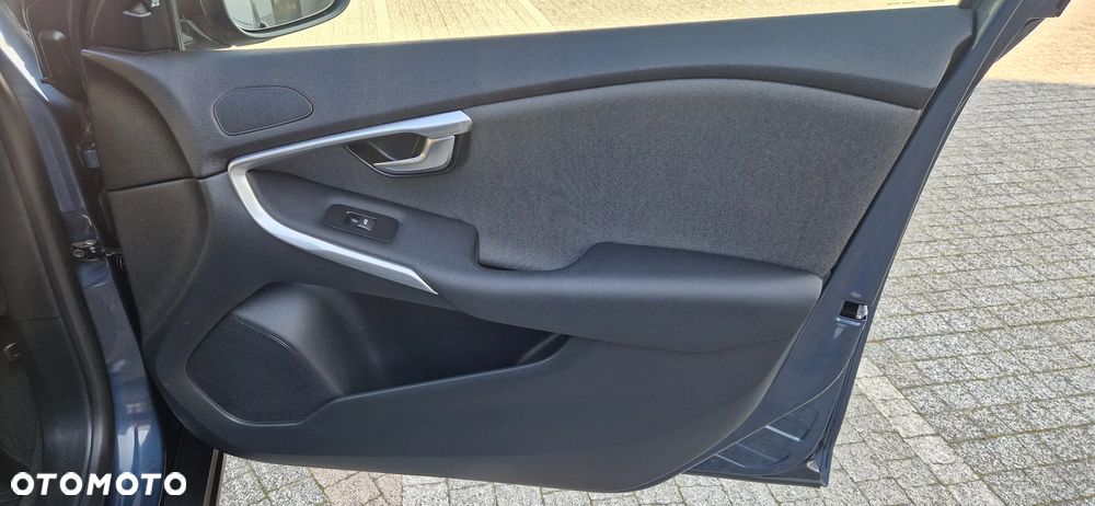 Volvo V40 T3 Drive-E R-Ocean Race - 21