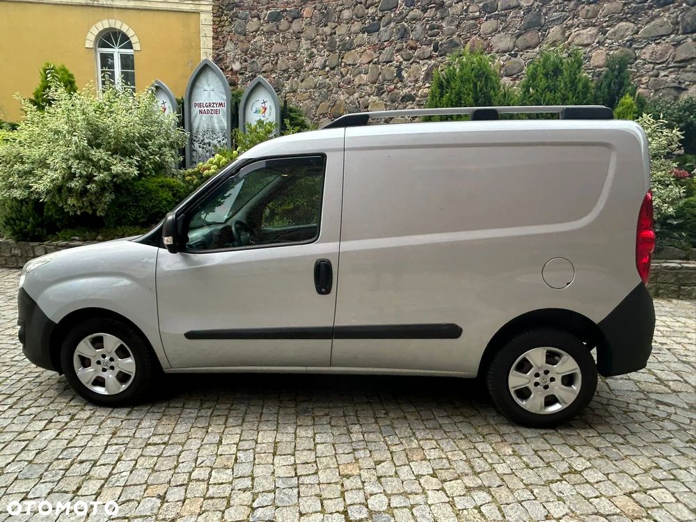 Opel COMBO-D-VAN - 22