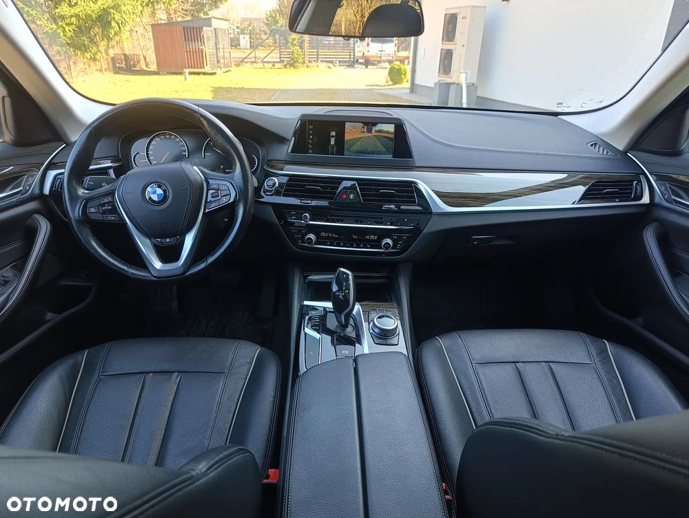 BMW Seria 5 525d Luxury Line sport - 17
