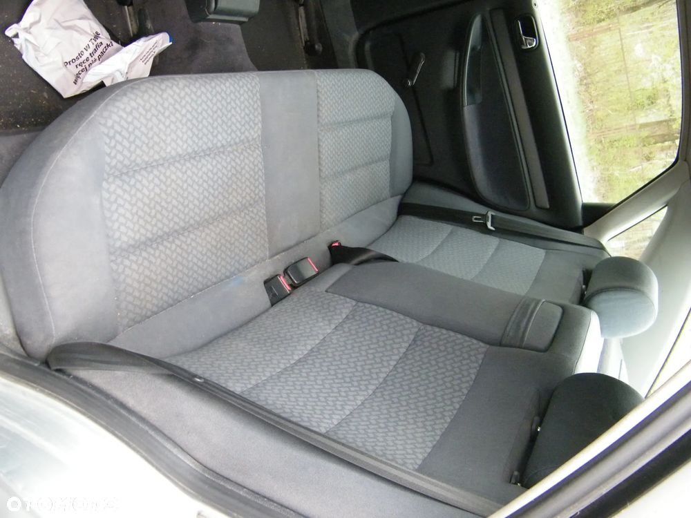 Audi A4 B5 (94-01r.) 1.6 B 100KM. Silnik ADP pasuje do AHL, ANA, ARM Skrzynia CTD lakier LY7M. Cały na części. GWARANCJA !!!  Przód Tył Zestaw Komplet Drzwi Klapa Zderzak Błotnik Maska Grill Atrapa Szyba Pas Lampa Lusterko Boczki Fotel Kanapa Kokpit Deska Rozdzielcza Przełącznik Włącznik Sterownik Przewody Wiązka Instalacja Moduł Komputer Czujnik Listwa Pompa Alternator Wtryski Głowica Rozrusznik Kompresor Sprzęgło Dwumas Silnik Skrzynia ABS Klimatyzacji Paliwa Wspomagania Kolektor Turbina Przepustnica Zawór Chłodnica Koło Hak Belka Sanki Zawieszenie Mcpherson Półoś Amortyzator Wydech Tłumik Zacisk Most - 11