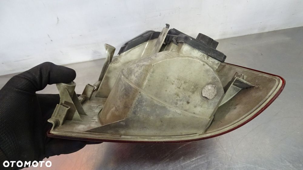 LAMPA LEWA TYLNA VOLKSWAGEN TOURAN I 1.9 - 7