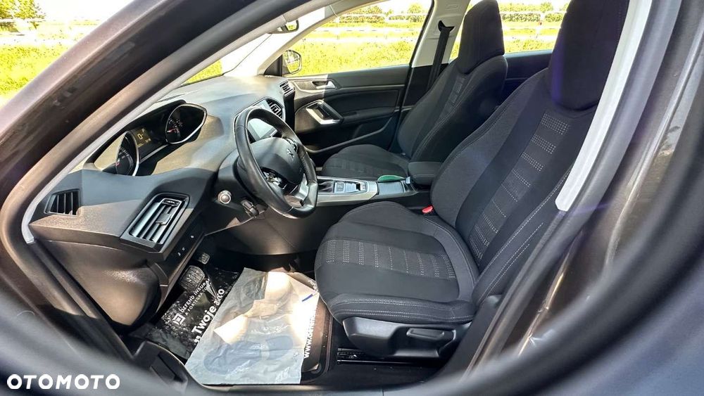 Peugeot 308 1.2 PureTech GPF Allure S&S EAT8 - 21