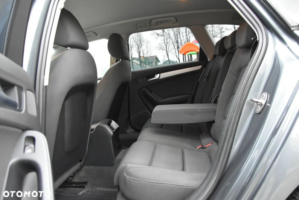 Audi A4 Avant 2.0 TDI ultra DPF Attraction - 12