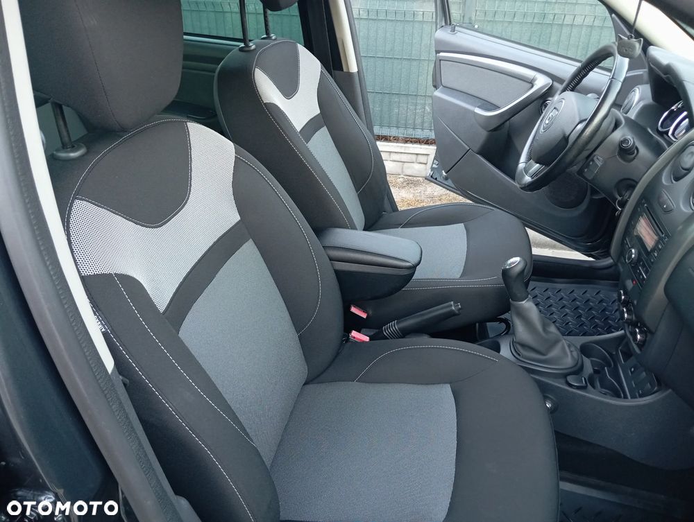 Dacia Duster 1.6 SCe Laureate S&S - 32