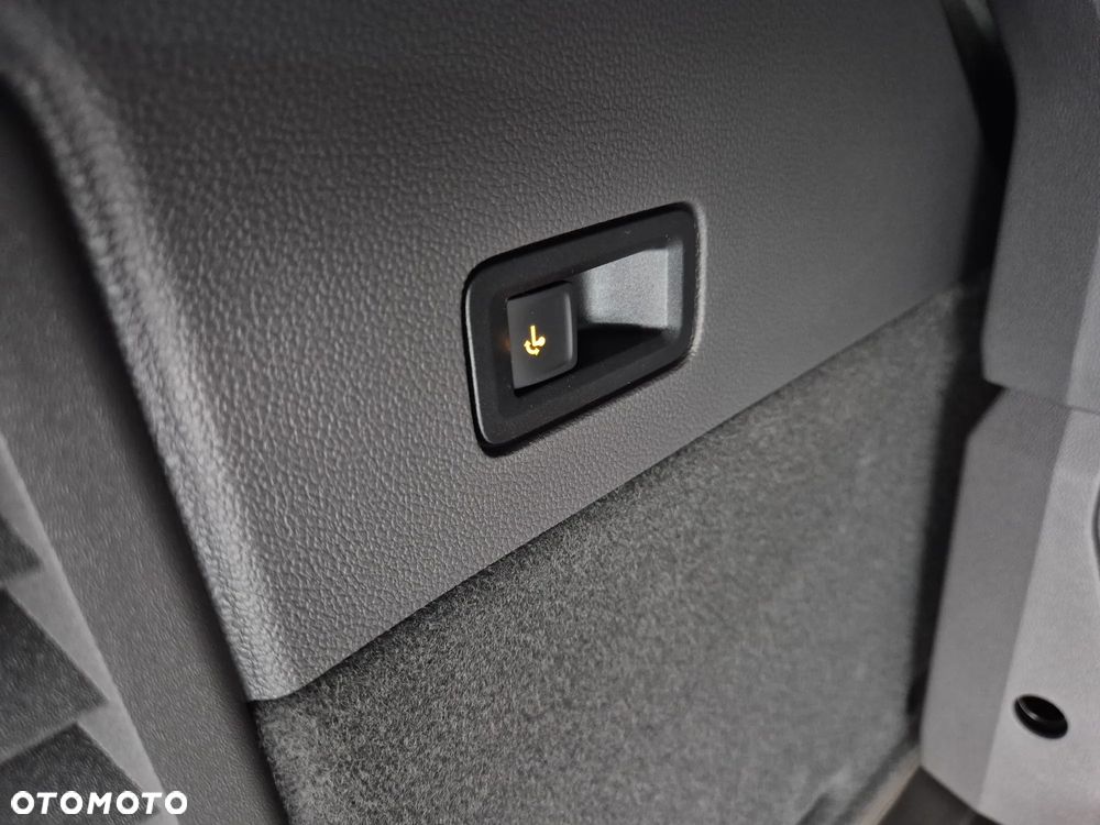 Volkswagen Multivan 1.5 eHybrid PHEV 180kW 4Motion L2 Edition DSG - 15