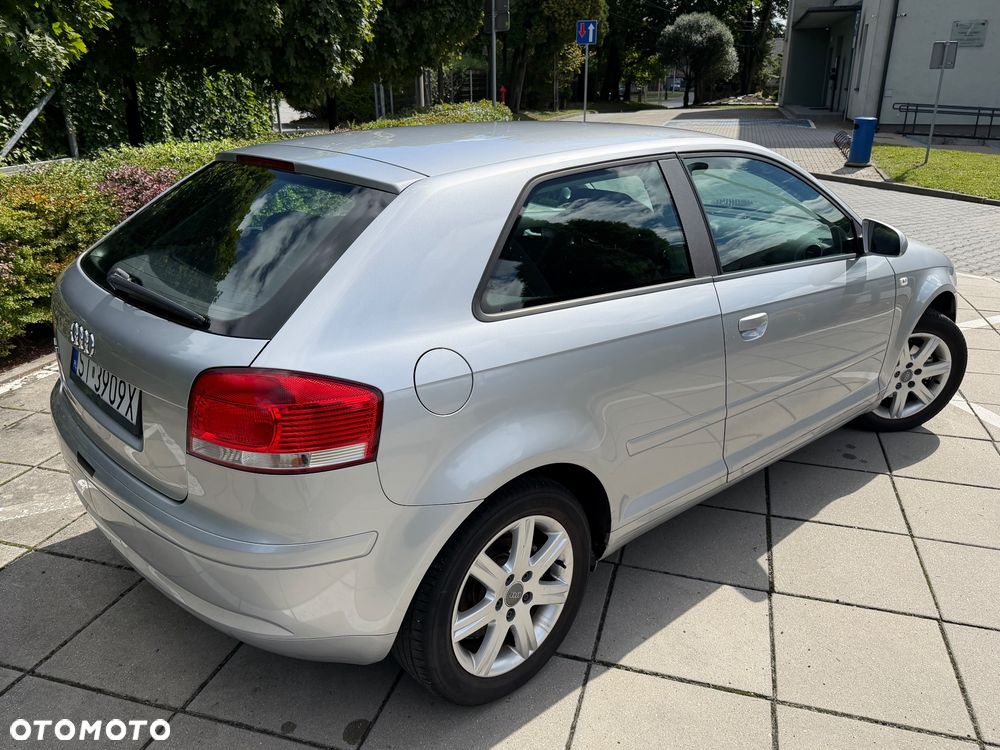 Audi A3 3-drzwiowe 1.6 Ambiente - 12