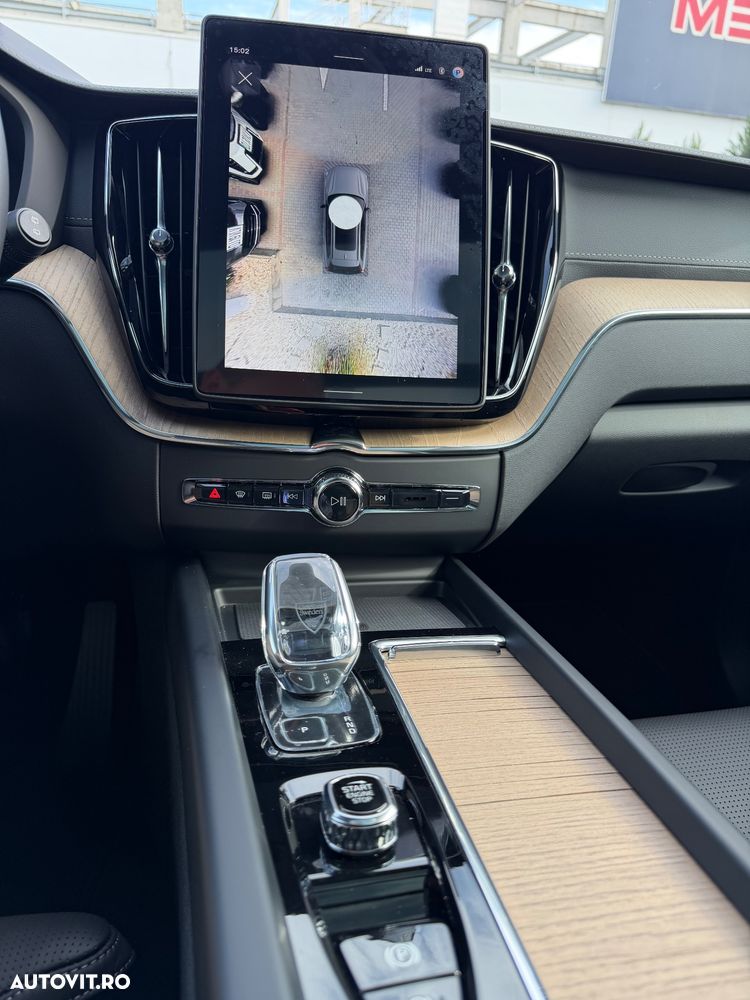 Volvo XC 60 Recharge T8 Twin Engine eAWD Inscription - 17