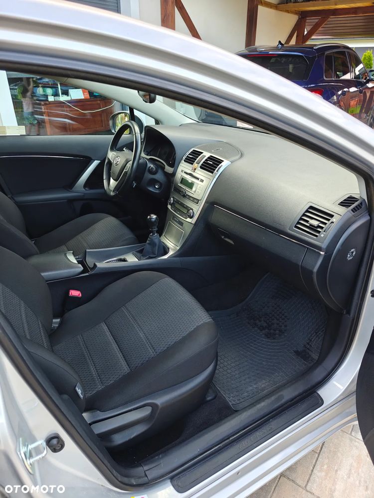 Toyota Avensis - 6