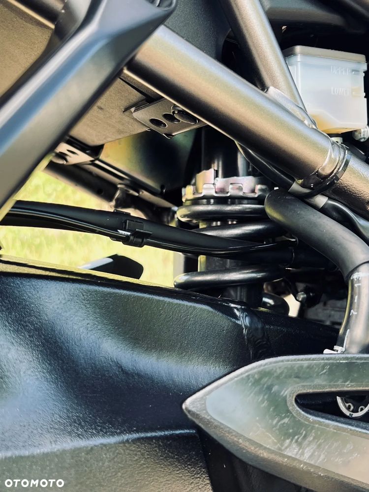 Suzuki GSX 1000 - 10