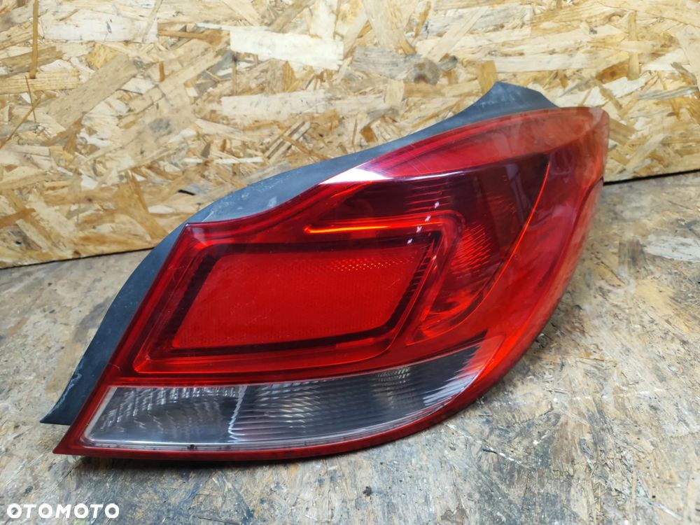 lampa tył prawa kompletna HELLA do OPEL insignia A 08- HB sedan