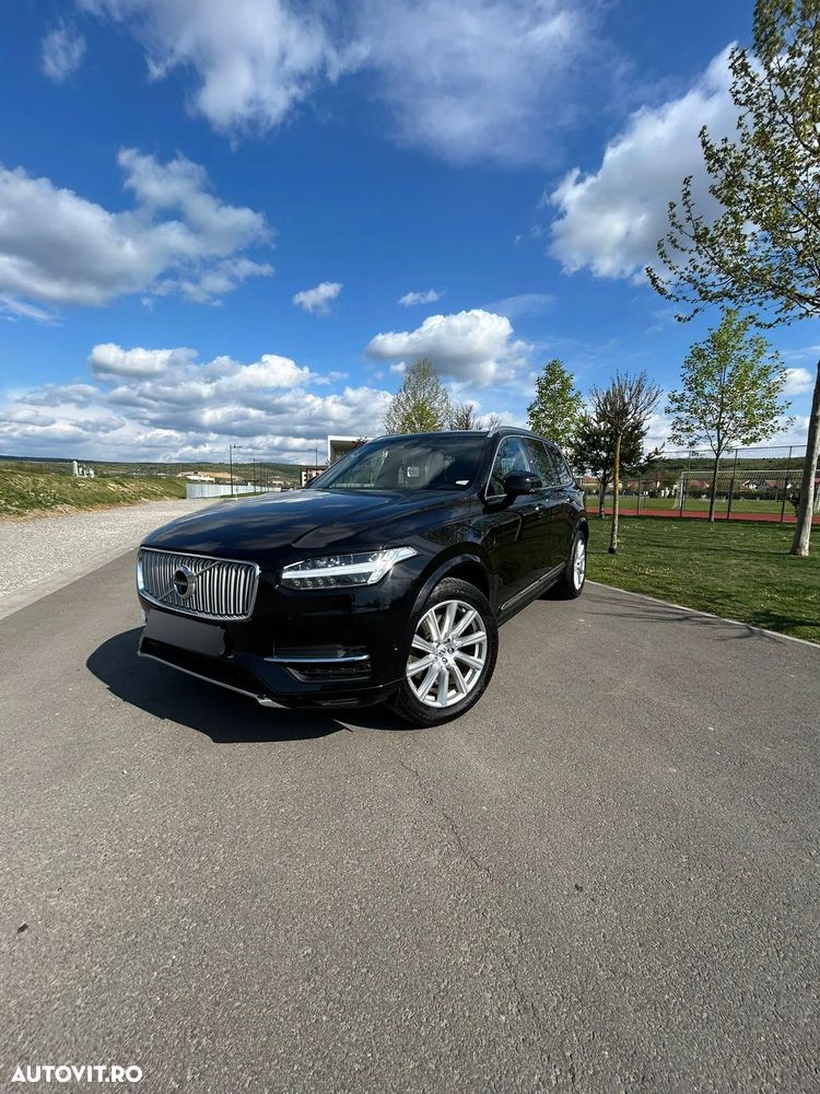 Volvo XC 90 - 9