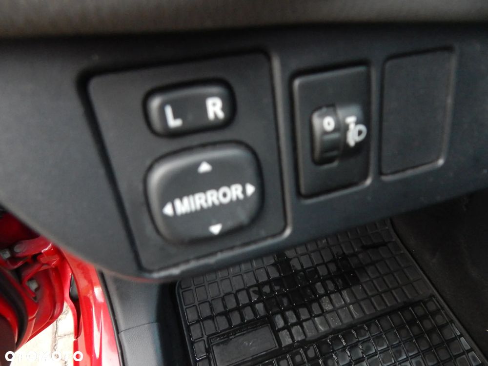 Toyota Yaris 1.33 Sol - 17