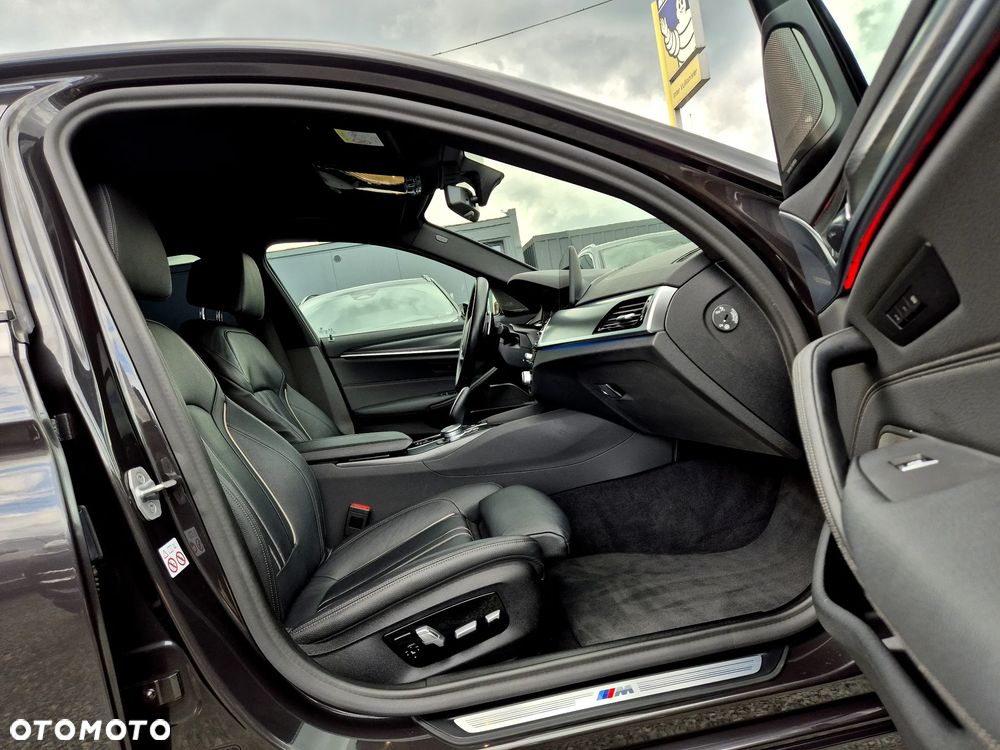 BMW Seria 5 530e M Sport Edition - 9