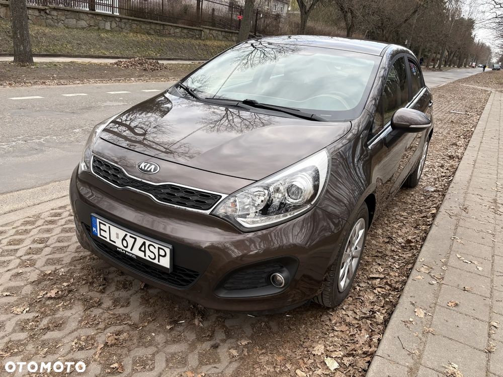 Kia Rio 1.4 L - 4