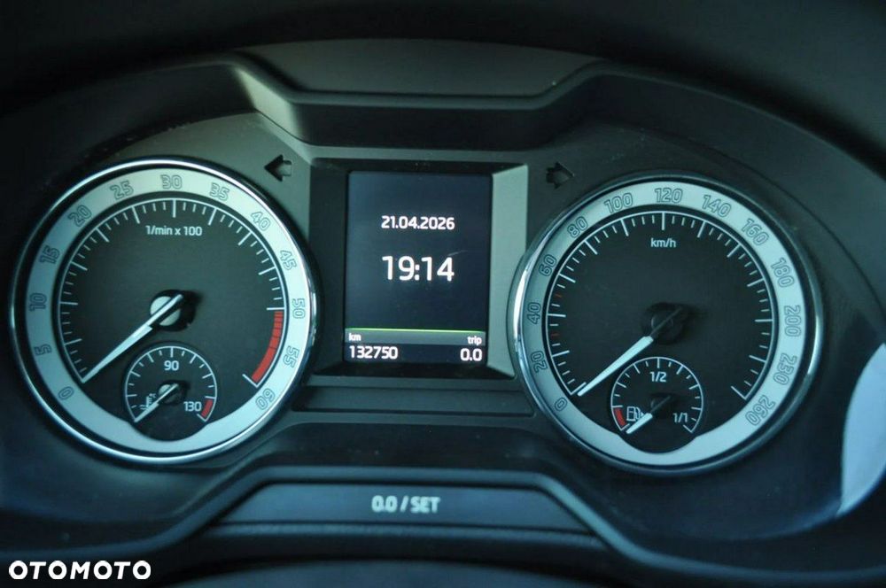 Skoda Octavia 2.0 TDI 4x4 DSG RS - 26