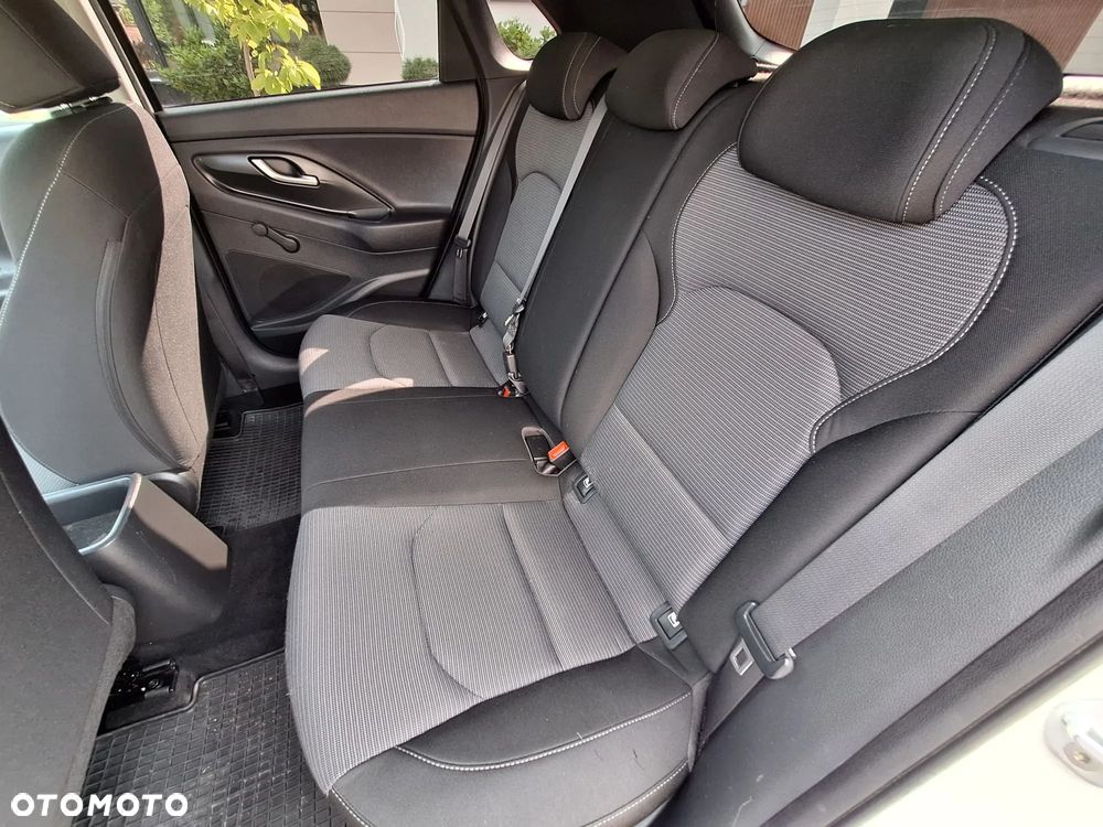 Hyundai i30 1.4 Select - 17