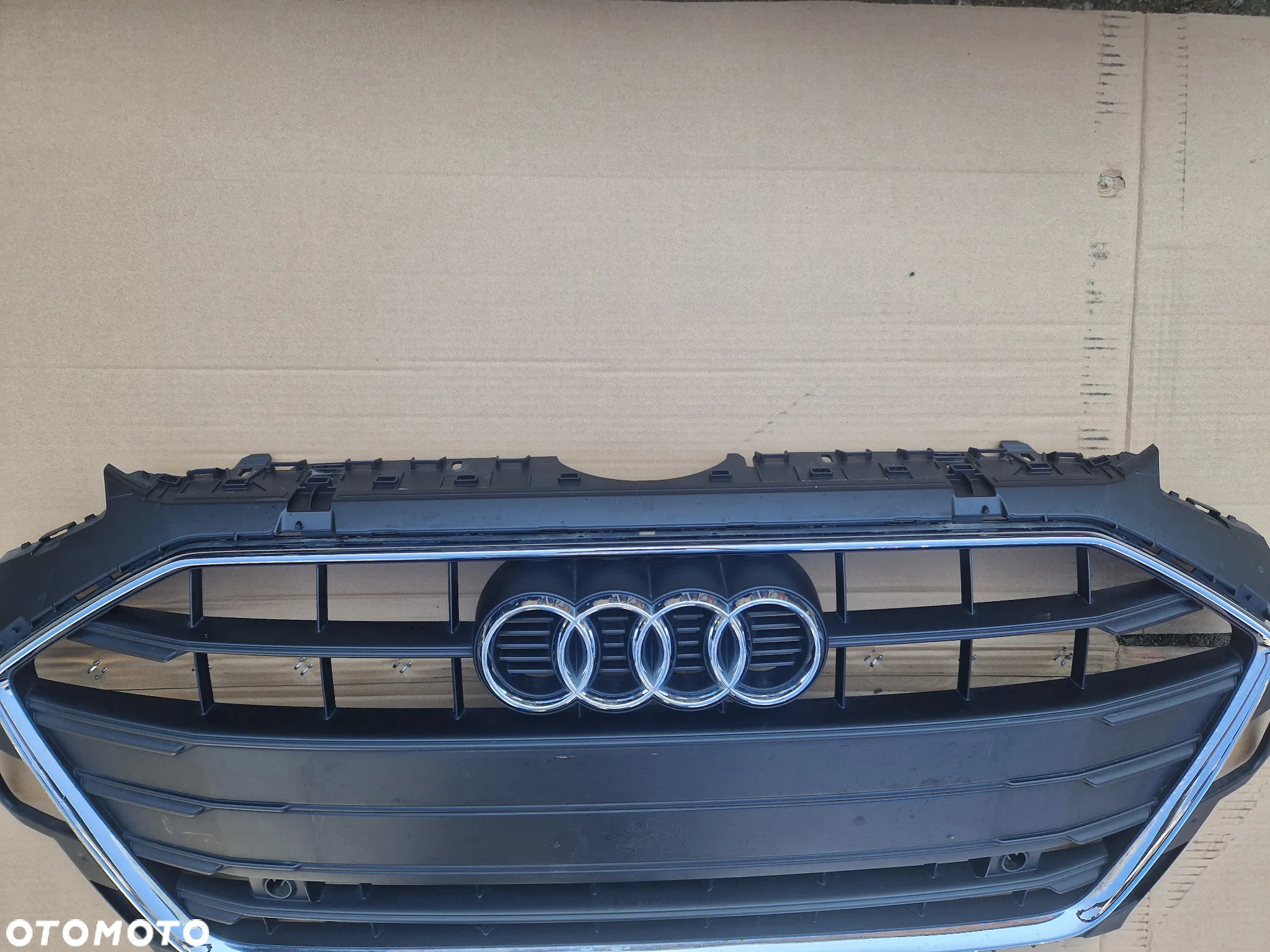 Audi A4 B9 LIFT atrapa grill 8W0853651DB - 7