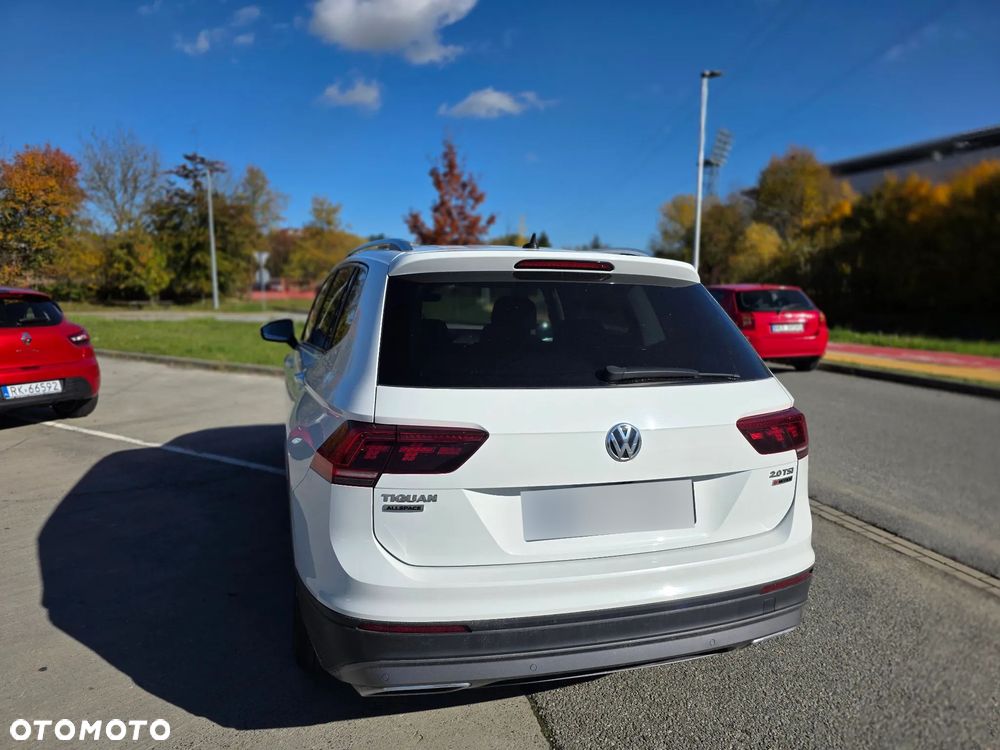 Volkswagen Tiguan Allspace - 13