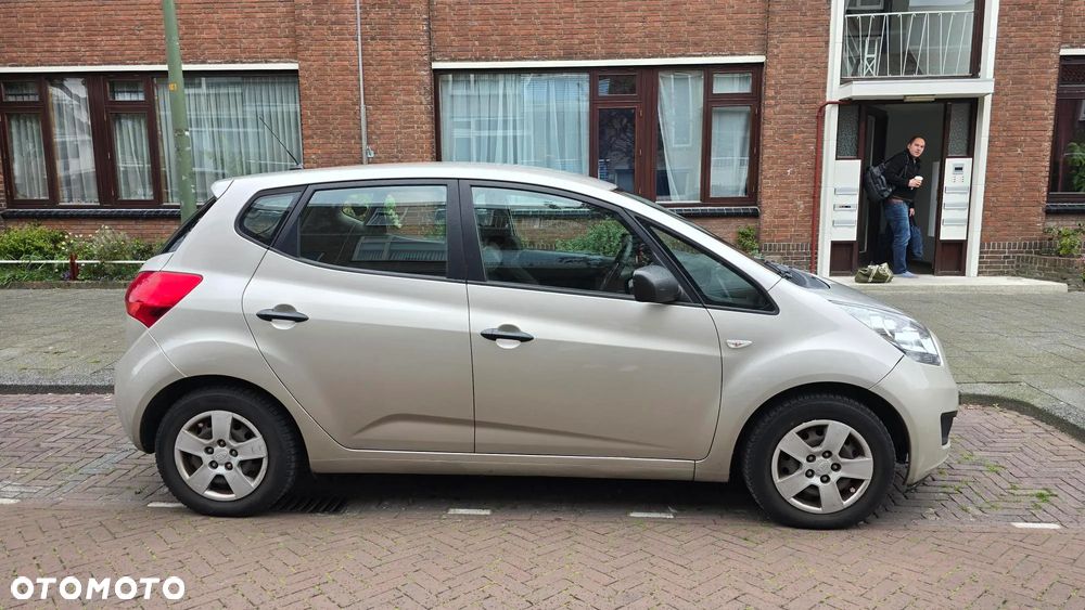 Kia Venga - 13