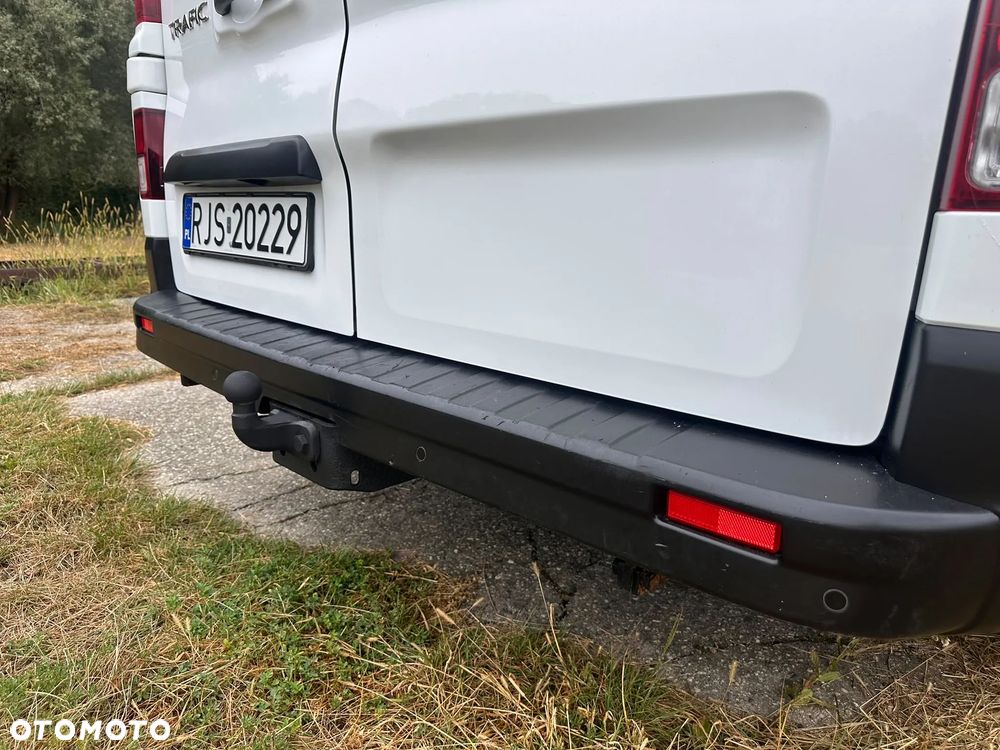 Renault Trafic L1H1 1.6 diesel 145kM, manual, 2016 rok WEBASTO, BAGAŻNIK DACHOWY THULE, KAMERA COFANIA, HAK, CZUJNIKI PARKOWANIA, DRZWI PRZESUWNE Z OBU STRON! - 22