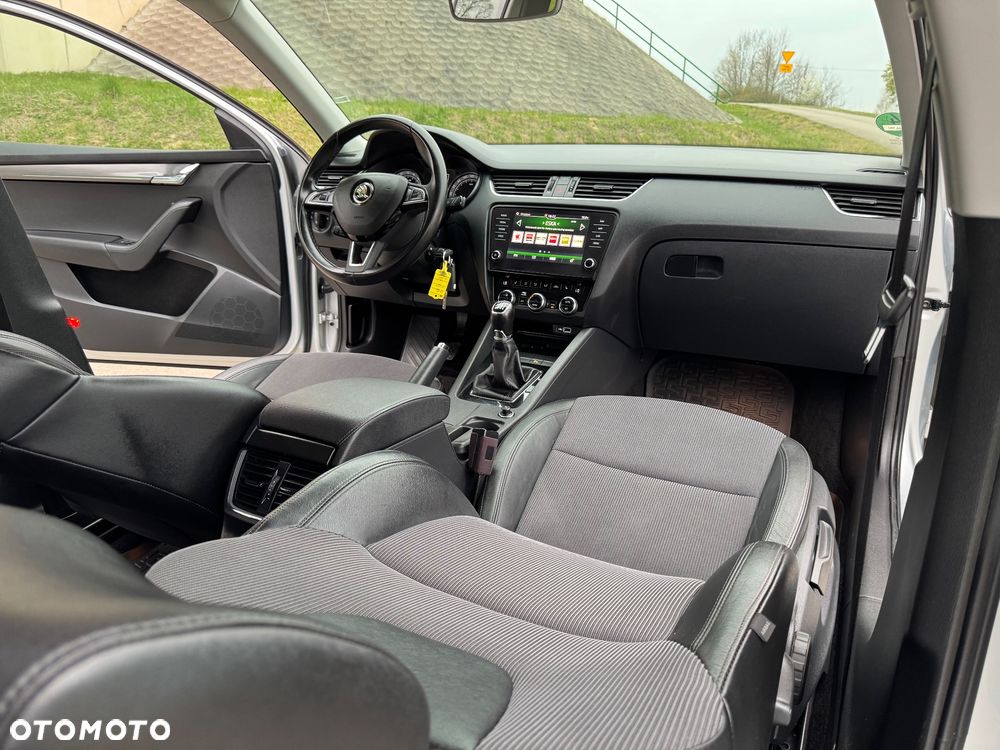 Skoda Octavia 2.0 TDI Soleil - 23