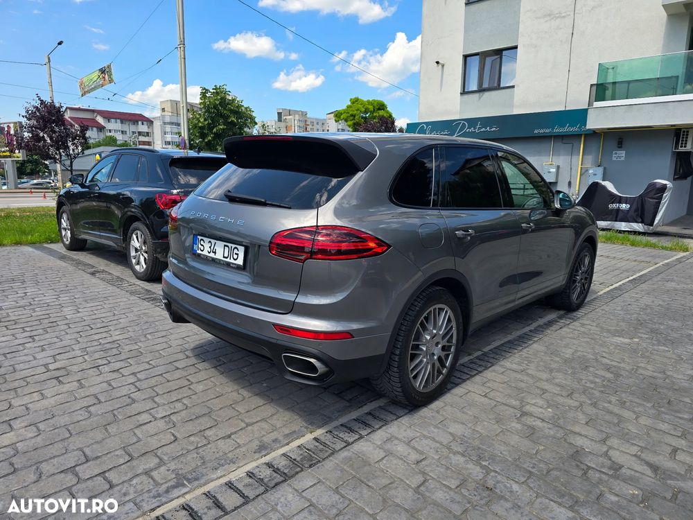 Porsche Cayenne - 3
