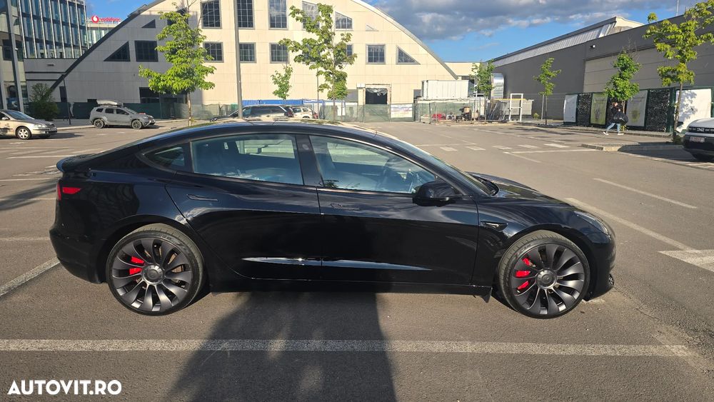 Tesla Model 3 - 3