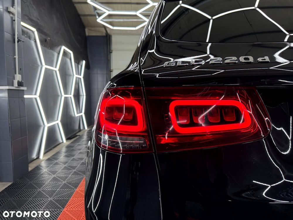 Mercedes-Benz GLC 220 d 4Matic 9G-TRONIC AMG Line - 9