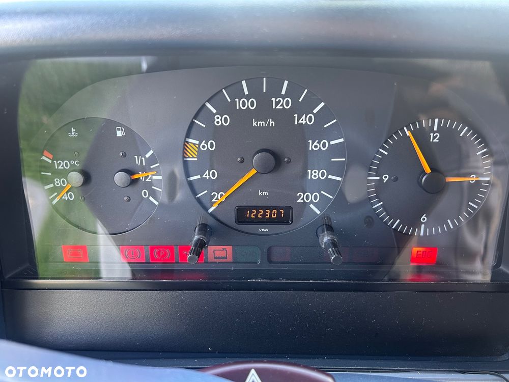 Mercedes-Benz Sprinter - 25